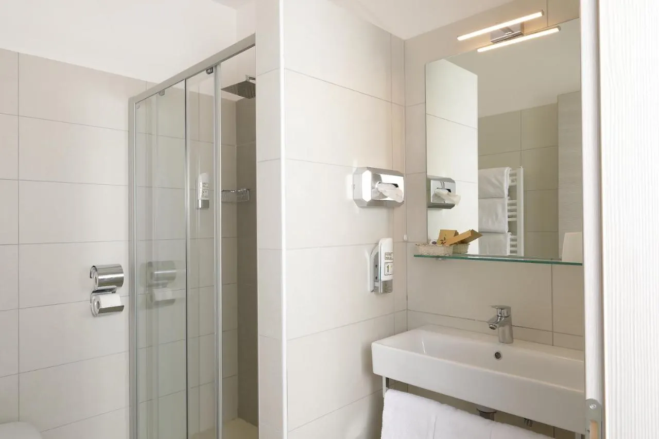 Eco Hotel Benacus Malcesine 3*,  Italy